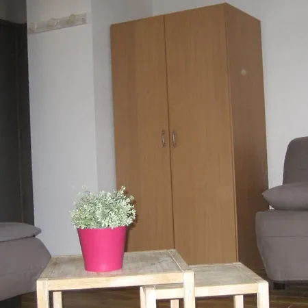Studio Jardin à Porticcio, Proche Aéroport Ajaccio Apartamento *