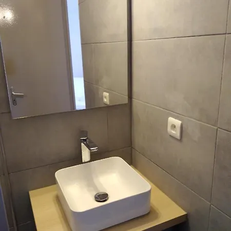 Apartment Studio Jardin A Porticcio, Proche Aeroport Ajaccio *